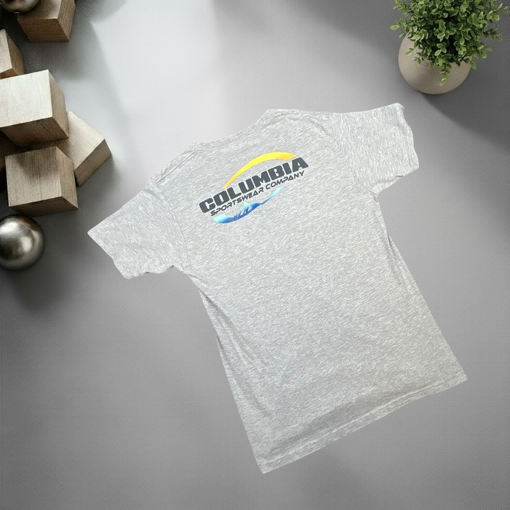 Columbia Sportswear Mens Medium Gray Graphic T-Shirt Vintage Y2K Gorpcore Skater - Picture 1 of 7